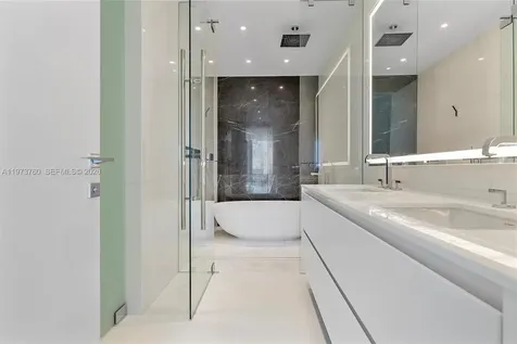 300 Biscayne Boulevard Way Miami FL 33131