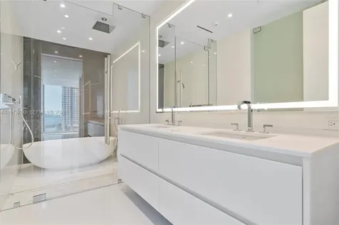 300 Biscayne Boulevard Way Miami FL 33131