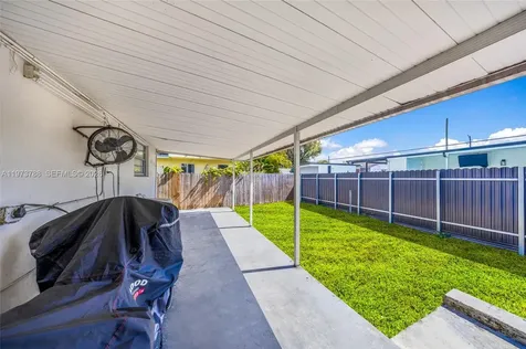 3532 NW 4th Terrace Miami FL 33125