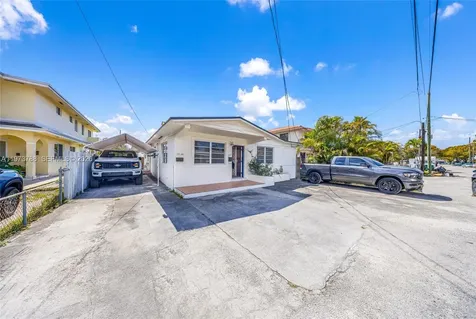 3532 NW 4th Terrace Miami FL 33125