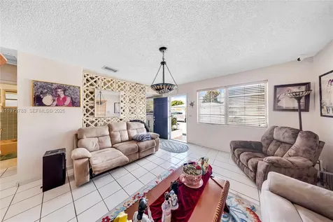 3532 NW 4th Terrace Miami FL 33125