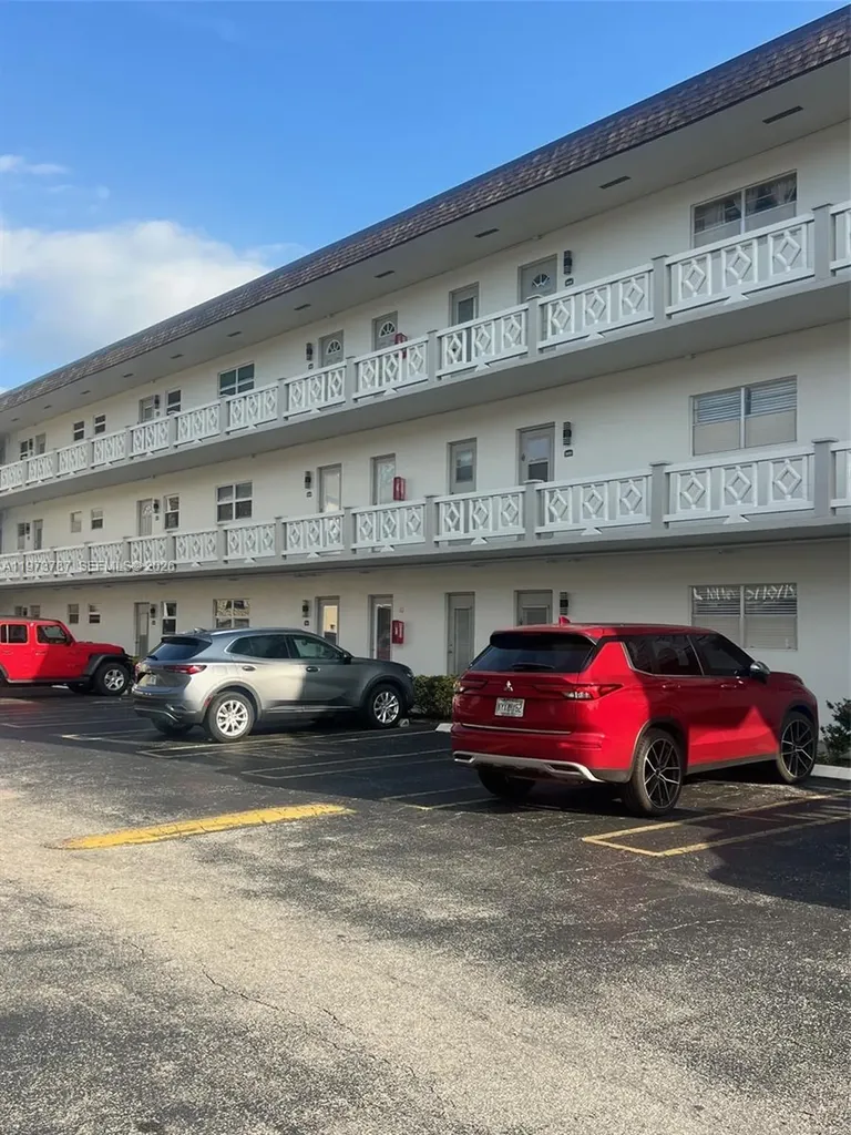 5171 W Oakland Park Boulevard Lauderdale Lakes FL 33313