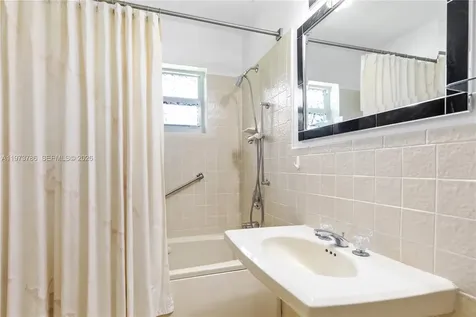 7010 SW 148th Terrace Palmetto Bay FL 33158