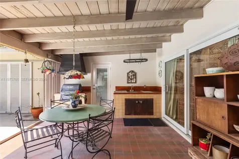 7010 SW 148th Terrace Palmetto Bay FL 33158