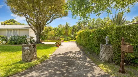 7010 SW 148th Terrace Palmetto Bay FL 33158