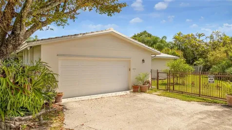 7010 SW 148th Terrace Palmetto Bay FL 33158