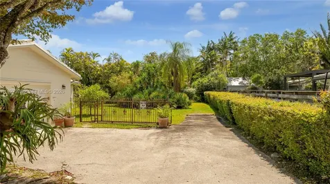 7010 SW 148th Terrace Palmetto Bay FL 33158