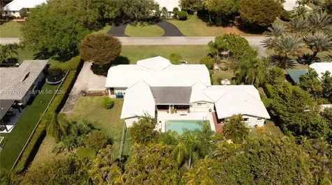 7010 SW 148th Terrace Palmetto Bay FL 33158