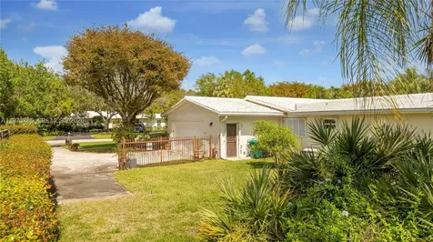 7010 SW 148th Terrace Palmetto Bay FL 33158