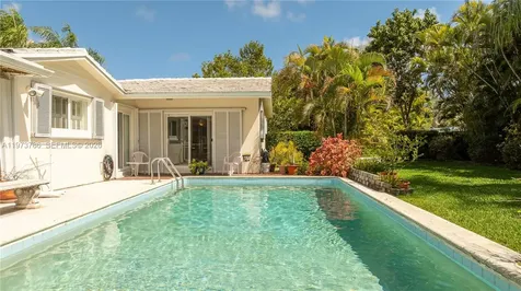 7010 SW 148th Terrace Palmetto Bay FL 33158
