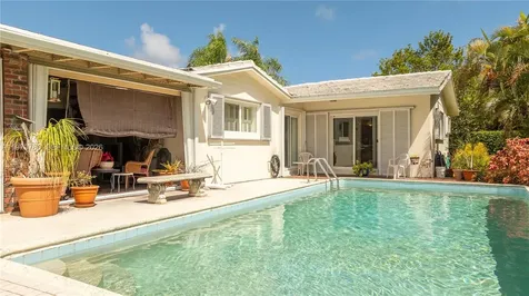 7010 SW 148th Terrace Palmetto Bay FL 33158