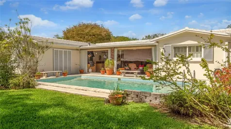 7010 SW 148th Terrace Palmetto Bay FL 33158