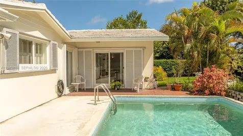 7010 SW 148th Terrace Palmetto Bay FL 33158
