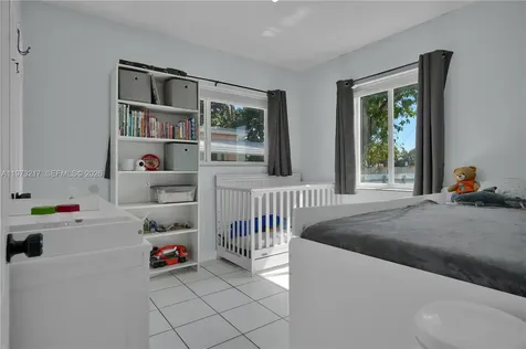 570 NE 169th Street North Miami Beach FL 33162