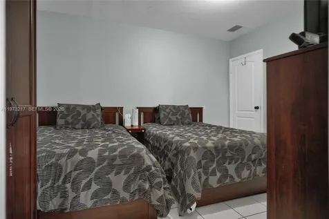 570 NE 169th Street North Miami Beach FL 33162