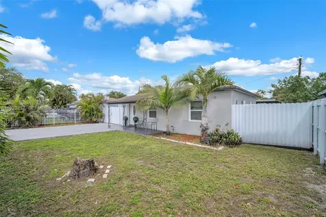 2521 NW 151st Street Miami Gardens FL 33054