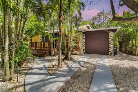 550 Quail Avenue Miami Springs FL 33166