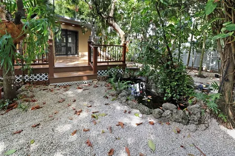 550 Quail Avenue Miami Springs FL 33166