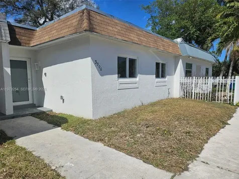 3906 NW 207th Street Road Miami Gardens FL 33055