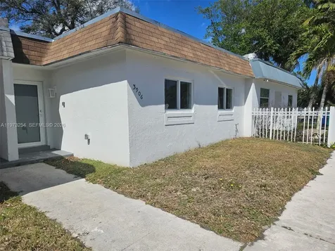 3906 NW 207th Street Road Miami Gardens FL 33055