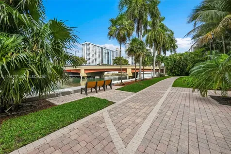 17150 N Bay Road Sunny Isles Beach FL 33160