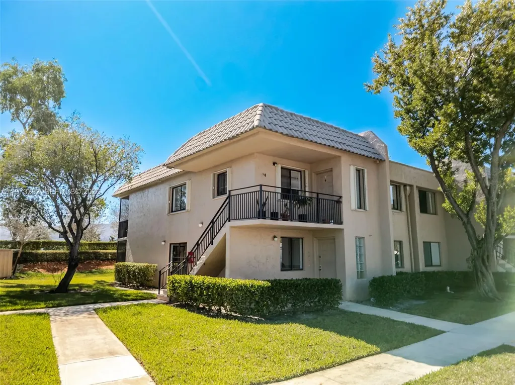 370 Racquet Club Road Weston FL 33326