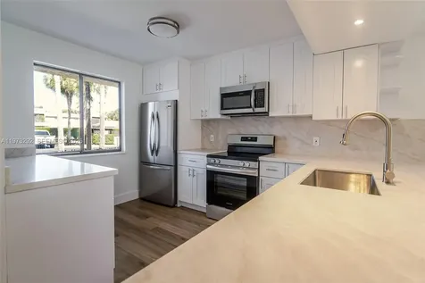 370 Racquet Club Road Weston FL 33326
