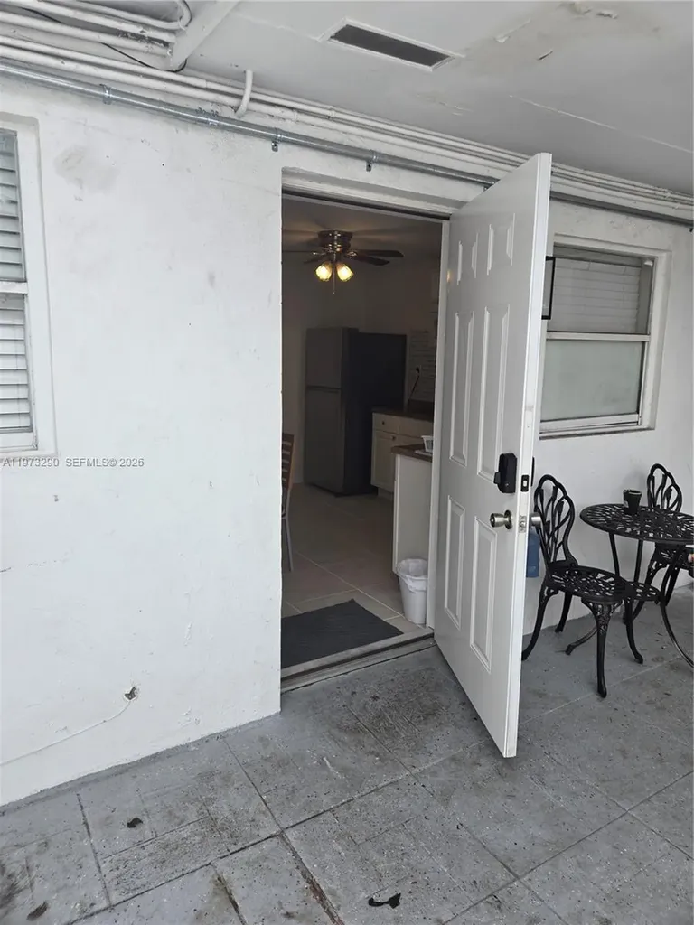 5712 Hollywood Boulevard Hollywood FL 33021