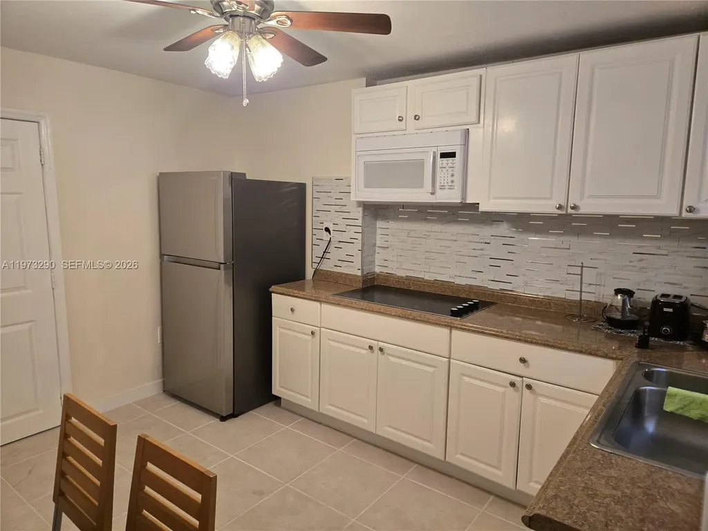 5712 Hollywood Boulevard Hollywood FL 33021