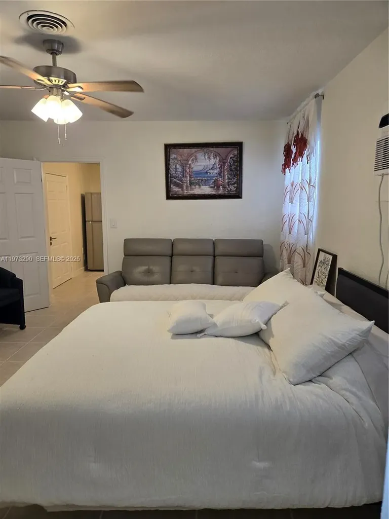 5712 Hollywood Boulevard Hollywood FL 33021