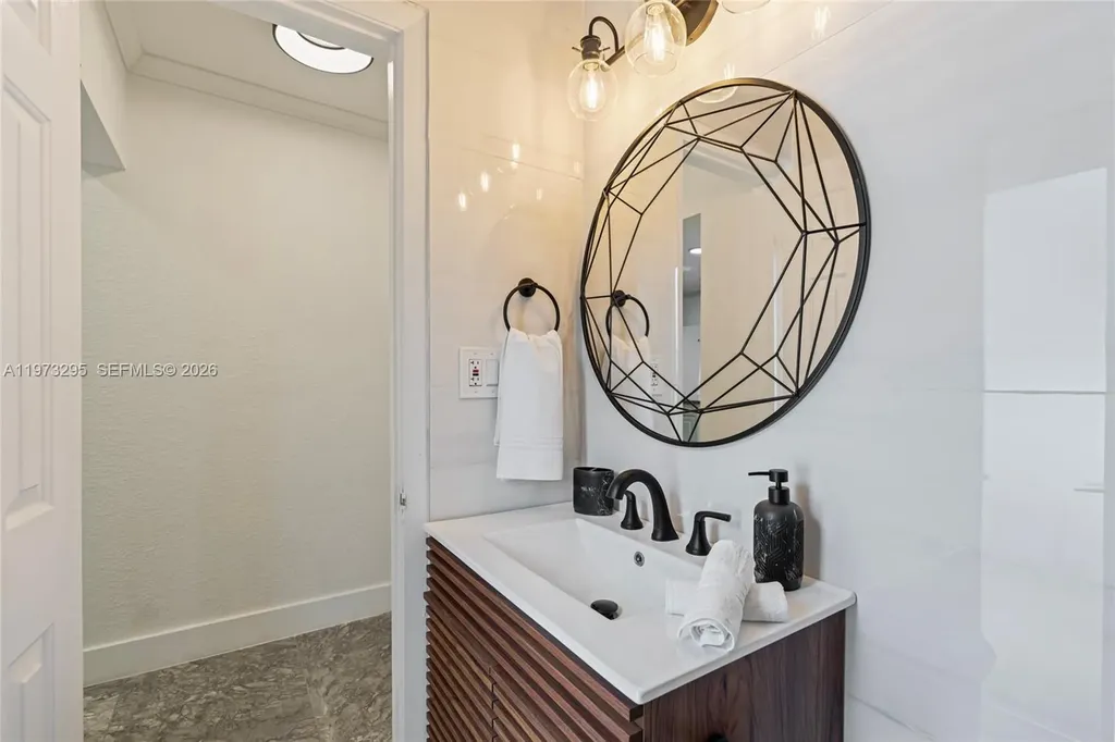 5900 NE 15th Avenue Fort Lauderdale FL 33334