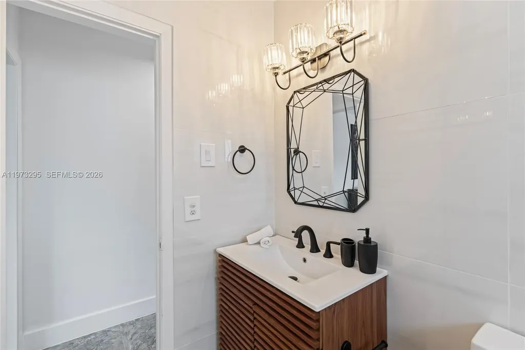 5900 NE 15th Avenue Fort Lauderdale FL 33334