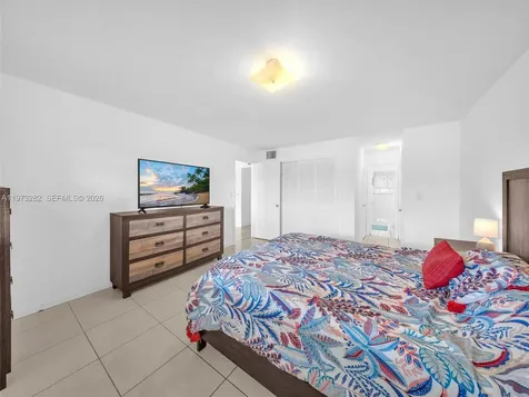 1530 NE 191st Street Miami FL 33179