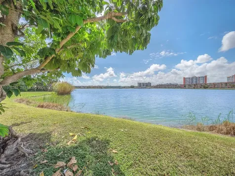 1530 NE 191st Street Miami FL 33179