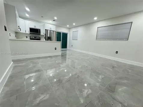 1270 NE 207th Terrace Miami FL 33179