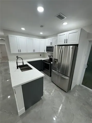 1270 NE 207th Terrace Miami FL 33179