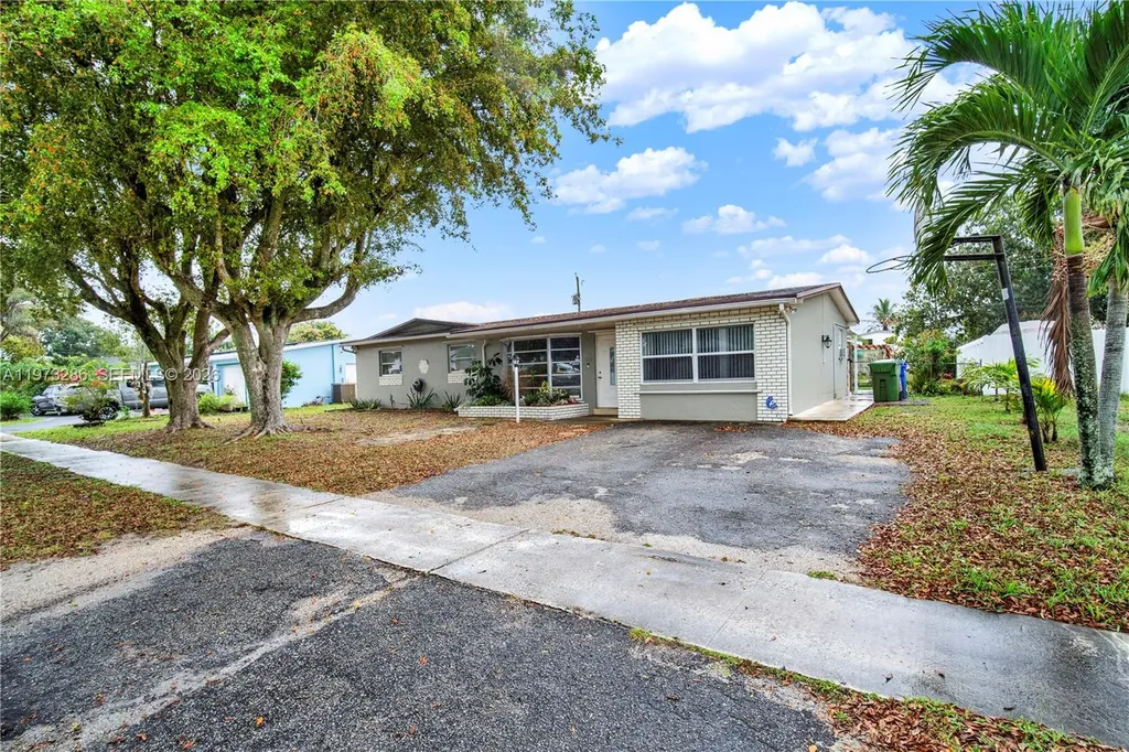 7320 NW 2nd Street Pembroke Pines FL 33024