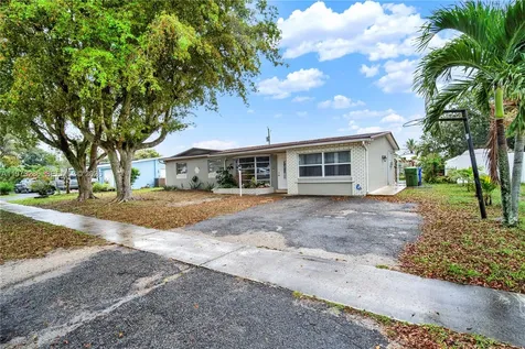 7320 NW 2nd Street Pembroke Pines FL 33024