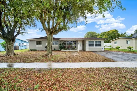 7320 NW 2nd Street Pembroke Pines FL 33024