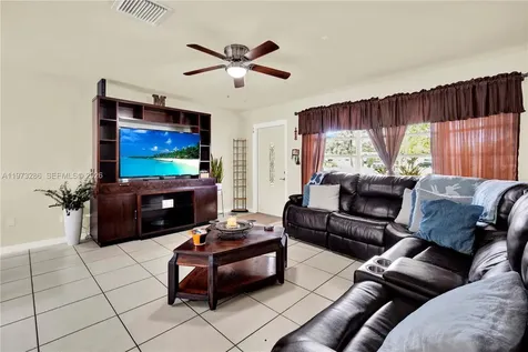 7320 NW 2nd Street Pembroke Pines FL 33024