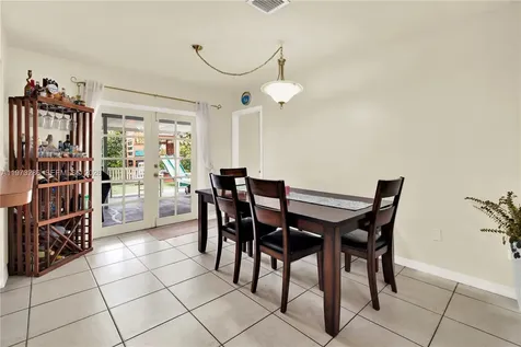 7320 NW 2nd Street Pembroke Pines FL 33024