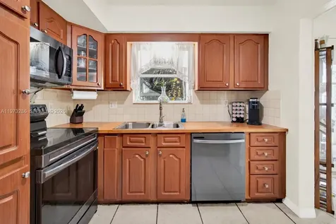 7320 NW 2nd Street Pembroke Pines FL 33024