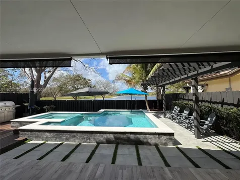 10042 SW 147th Place Miami FL 33196