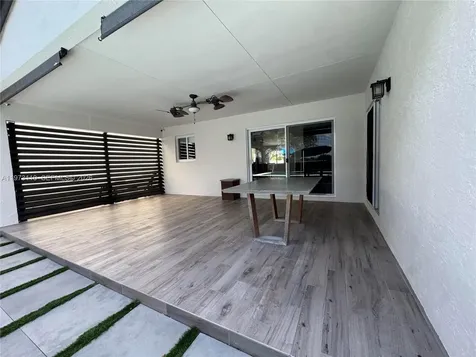 10042 SW 147th Place Miami FL 33196