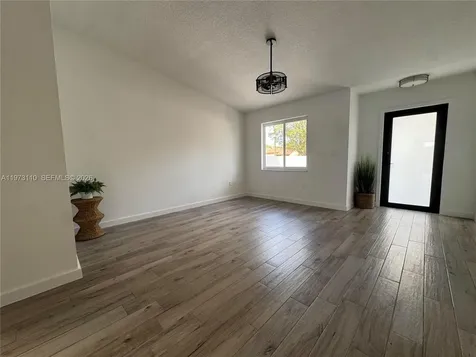 10042 SW 147th Place Miami FL 33196