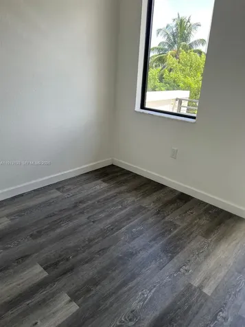20564 NE 5th Place Miami FL 33179
