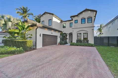 1572 NE 194th Street Miami FL 33179