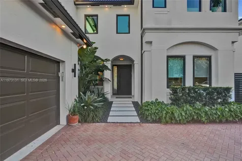 1572 NE 194th Street Miami FL 33179