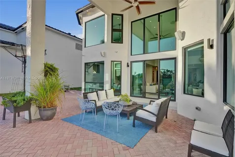 1572 NE 194th Street Miami FL 33179