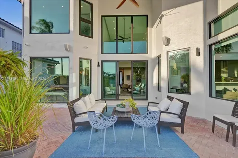 1572 NE 194th Street Miami FL 33179